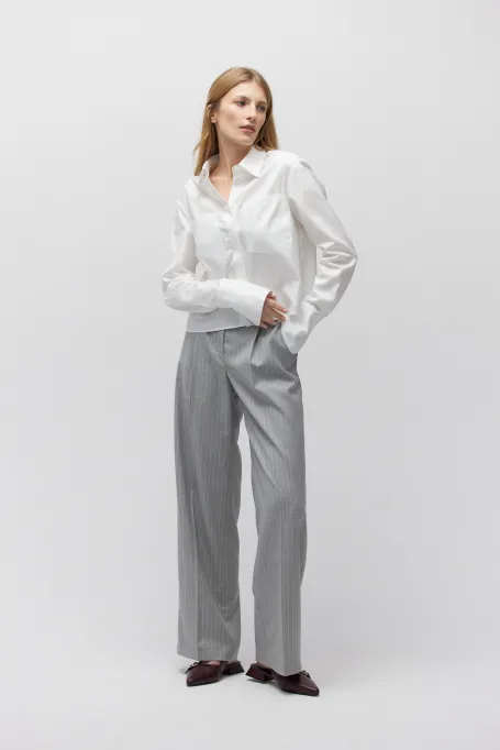 Biała bawełniana bluzka koszulowa