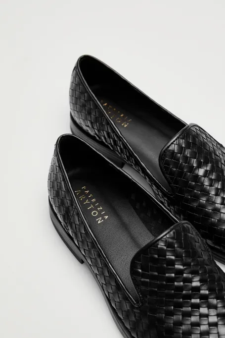 Czarne loafersy z plecionej skóry damskie - Patrizia Aryton
