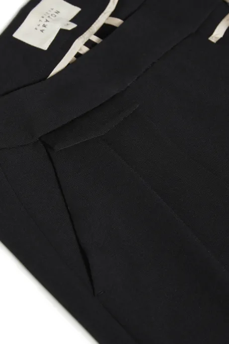 Czarne szerokie spodnie z mankietami damskie - Patrizia Aryton