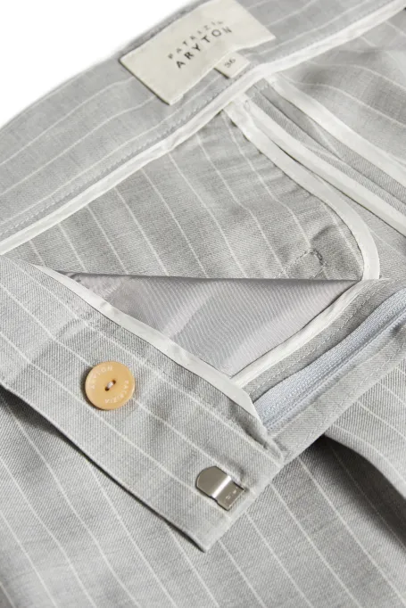 Wełniane spodnie z szeroką nogawką szary