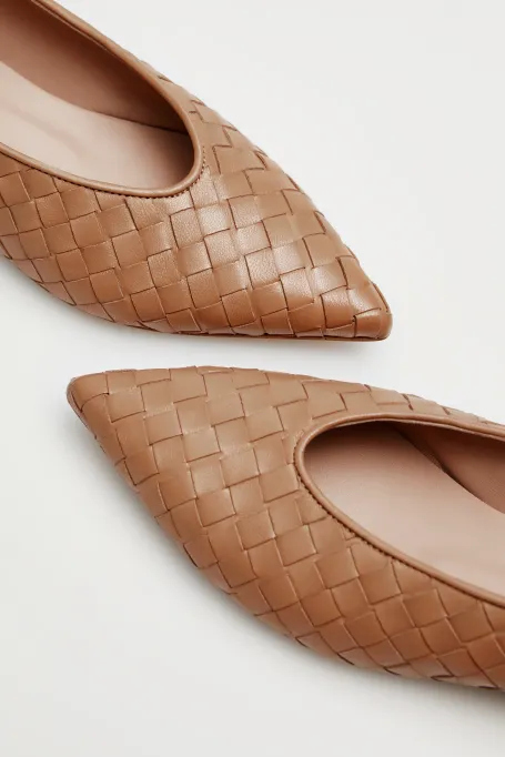Baleriny z plecionej skóry beż