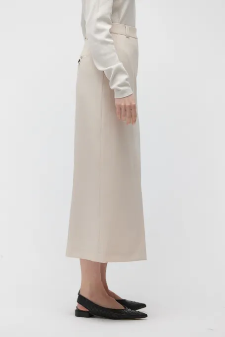 Wełniana spódnica w kolorze nude