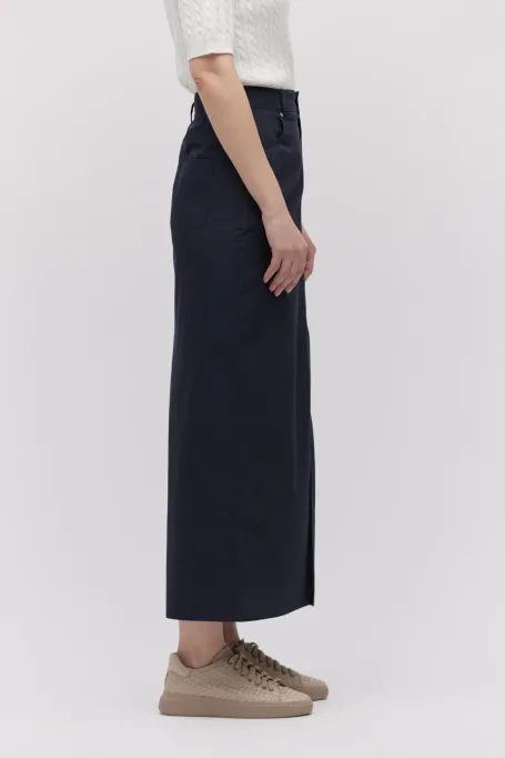 Granatowa spódnica z wełną