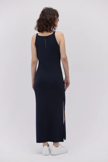 Granatowa sukienka z dekoltem halter Granatowa sukienka z dekoltem halter
