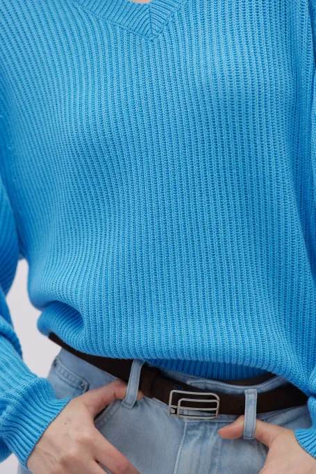 Bluzka z jedwabiem i dekoltem w szpic niebieski