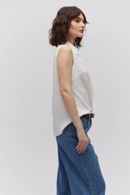 Jedwabna bluzka koszulowa bez rękawów beż