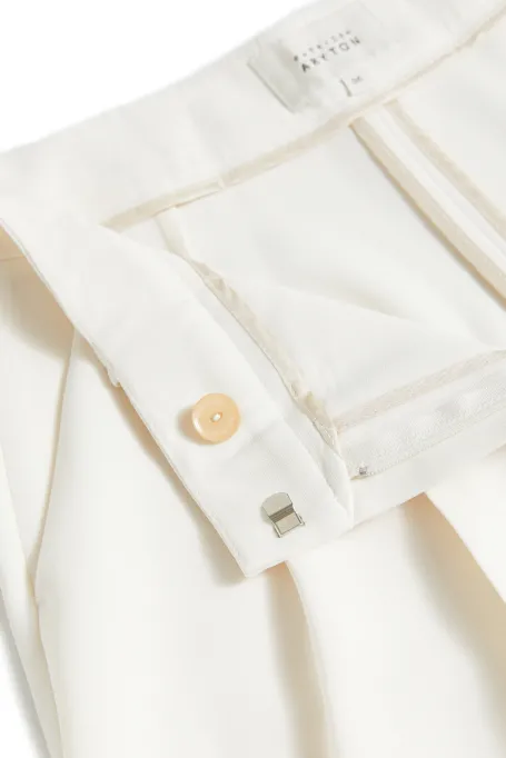 Białe spodnie Lotto do garnituru