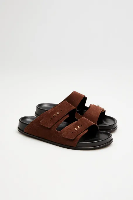 Brązowe klapki ze skóry zamszowej