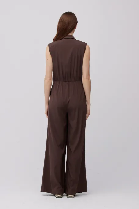 Jedwabny czekoladowy kombinezon z szerokimi nogawkami