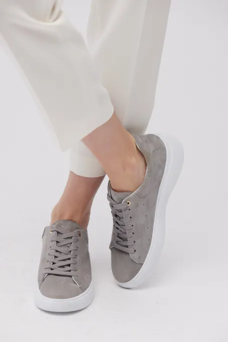 Szare sneakersy z zamszowej skóry damskie - Patrizia Aryton Szare sneakersy z zamszowej skóry damskie - Patrizia Aryton