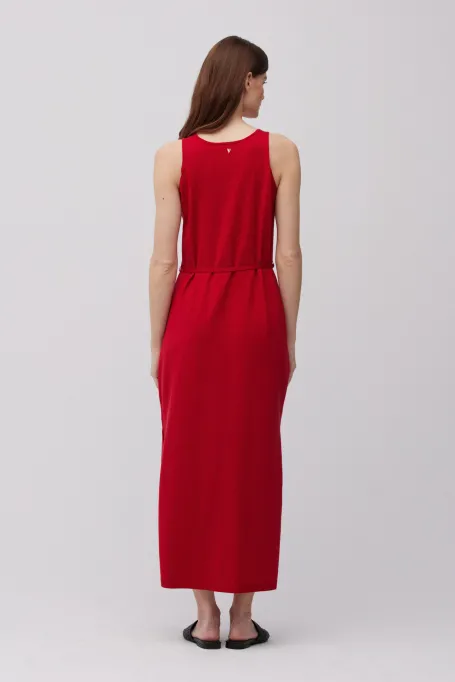 Czerwona sukienka z jedwabiem