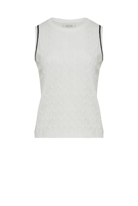 Biały top w warkoczowy splot