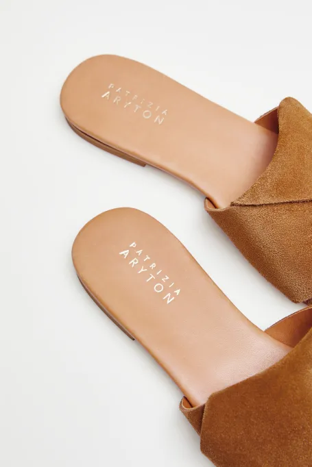 Klapki ze skóry zamszowej