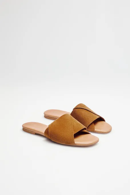 Klapki ze skóry zamszowej