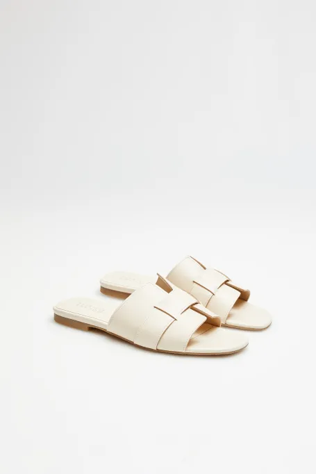 Białe skórzane klapki Białe skórzane klapki