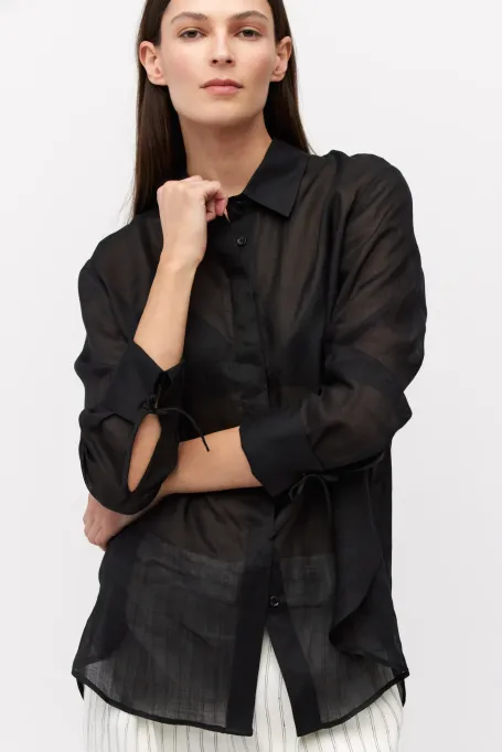 Czarna koszula z ramii czarny
