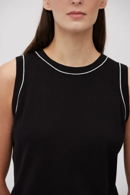 Czarny top z jedwabiem