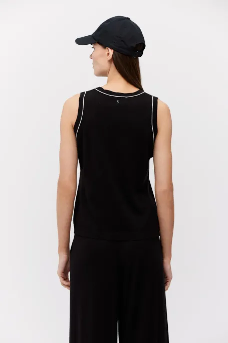 Czarny top z jedwabiem