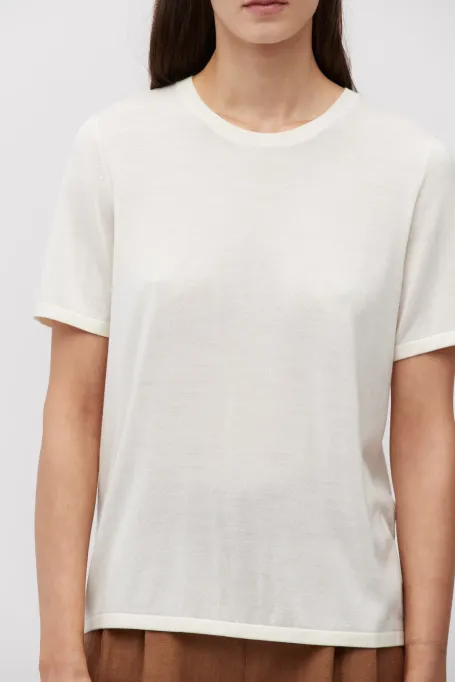 Biała bluzka z kaszmirem