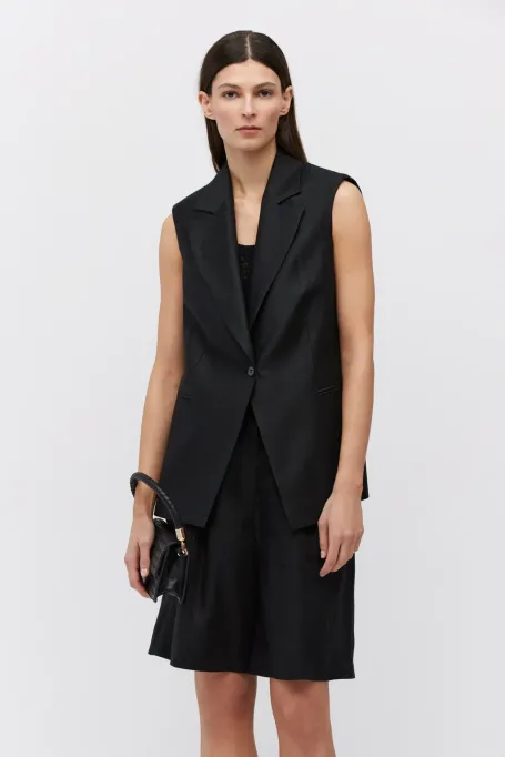 Czarna taliowana kamizelka z lnu