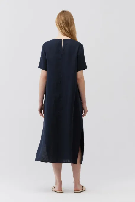 Granatowa lniana sukienka z krótkim rękawem