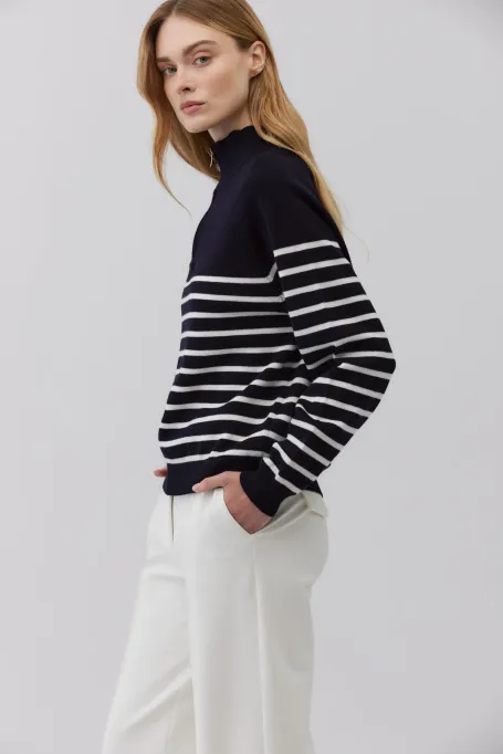 Sweter w paski z wełny merynosowej granatowy