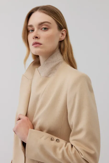 Kurtka z wełny wielbłądziej w kolorze beż albinos