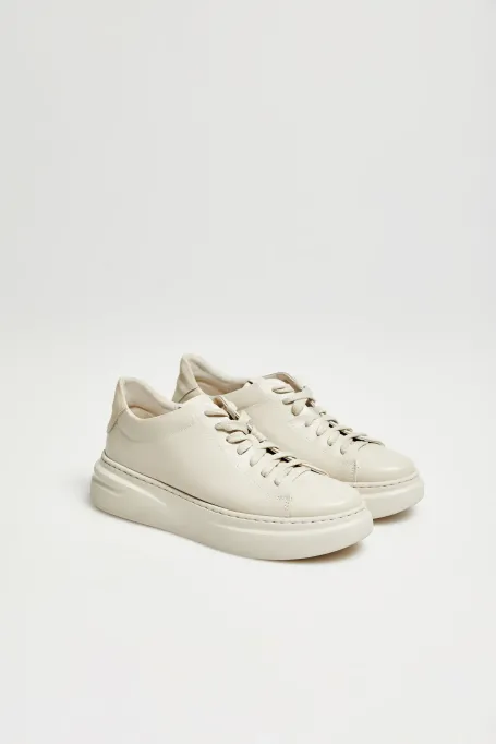 Sneakersy na platformie beż
