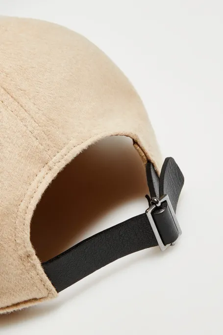 Czapka z daszkiem z wełny wielbłądziej beż Czapka z daszkiem z wełny wielbłądziej beż