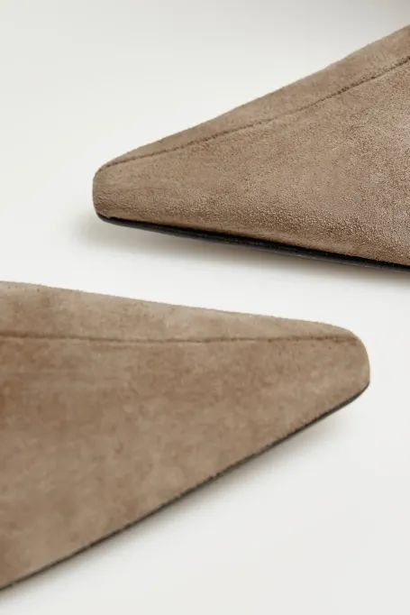 Zamszowe kozaki na niskim obcasie zielony