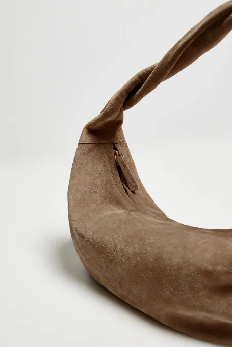 Beżowa torebka z naturalnej skóry zamszowej