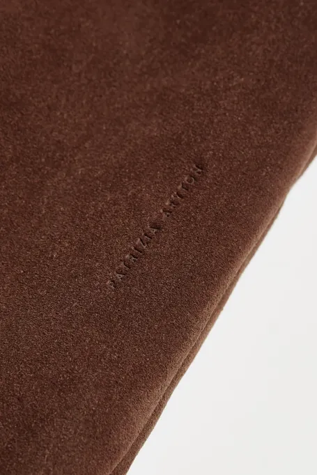 Brązowa torebka z naturalnej skóry zamszowej