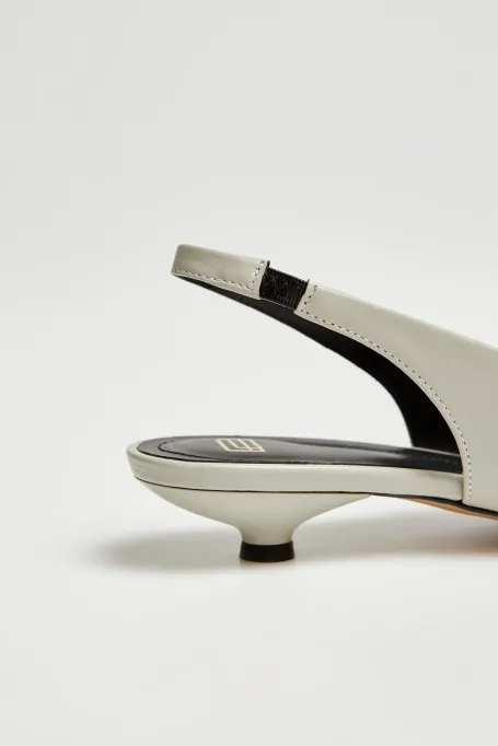 Jasnozielone skórzane buty slingback