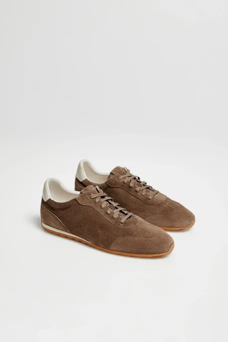 Brązowe retro sneakersy ze skóry zamszowej