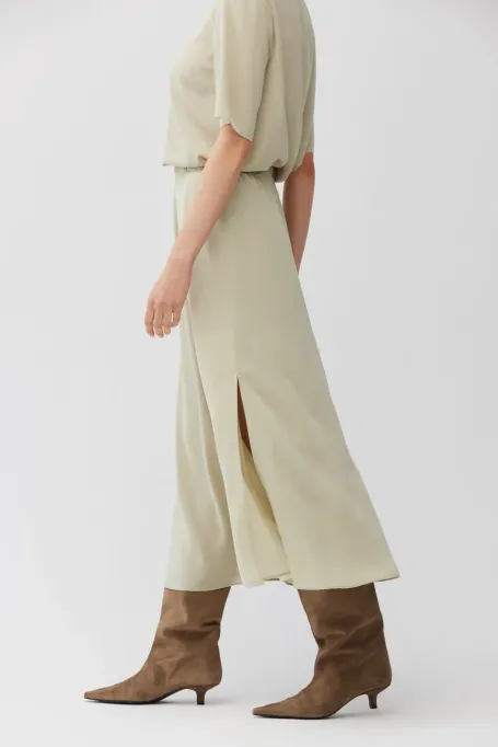 Jasnozielona spódnica z jedwabiu midi