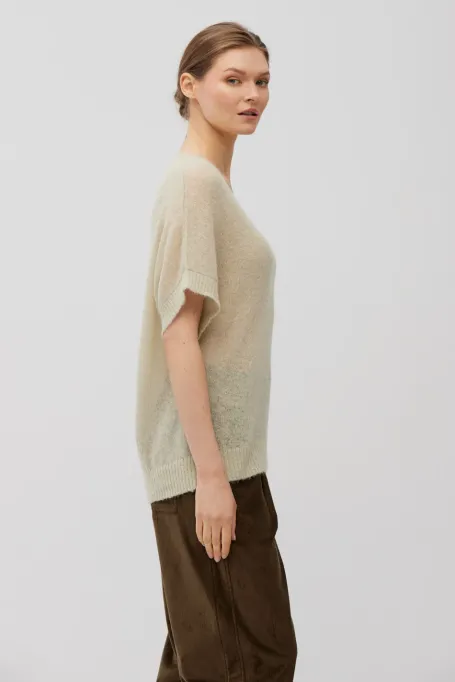 Jasnozielony sweter z wełną alpaki