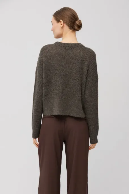 Brązowy sweter z wełną alpaki