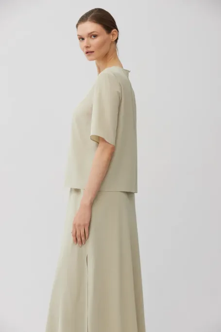 Jasnozielona bluzka z jedwabiu z krótkim rękawem