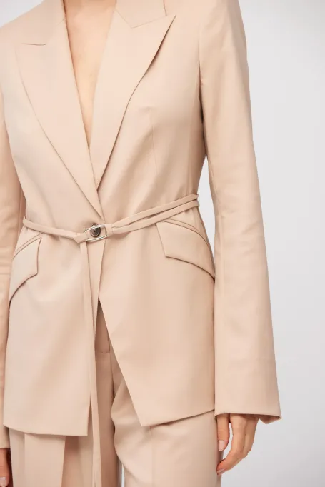 Żakiet w pudrowym różu z wełny dziewiczej