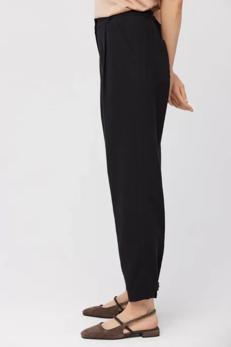 Czarne spodnie z wełną i lnem