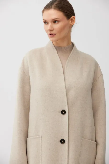Beżowy płaszcz z wełny i jedwabiu doubleface