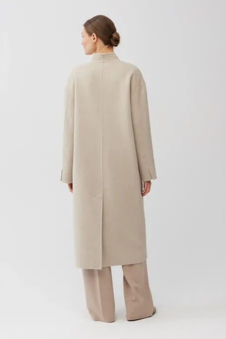 Beżowy płaszcz z wełny i jedwabiu doubleface