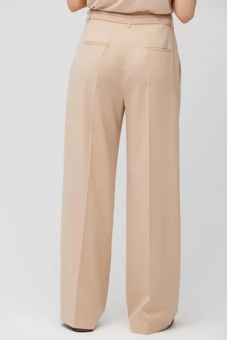 Spodnie z wełny dziewiczej w pudrowym różu