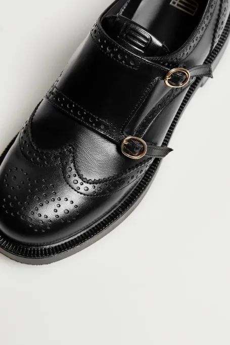 Czarne skórzane buty z klamrami