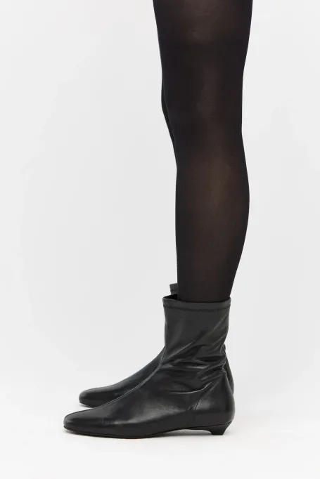 Czarne botki na niskim obcasie