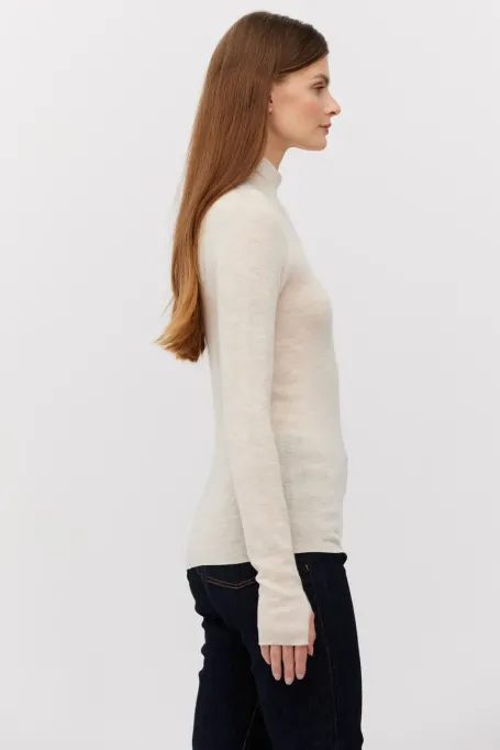 Beżowy półgolf z wełny merynosowej