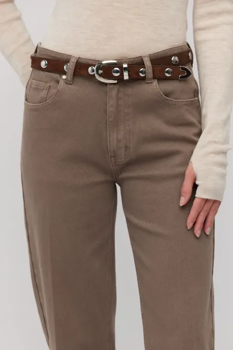 Brązowe jeansy mom fit z wysokim stanem damskie - Patrizia Aryton Brązowe jeansy mom fit z wysokim stanem damskie - Patrizia Aryton