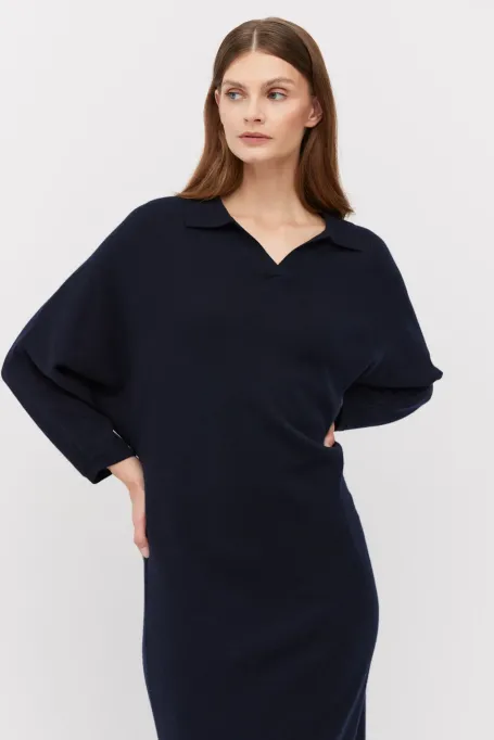 Granatowa sukienka z kaszmirem