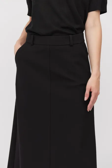 Czarna spódnica midi