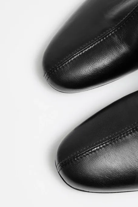 Czarne botki na niskim obcasie